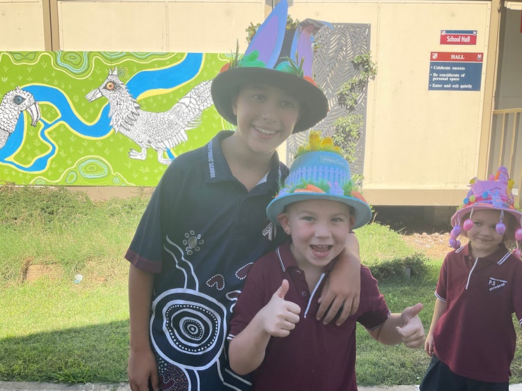 students with easter hat's in easter hat parade